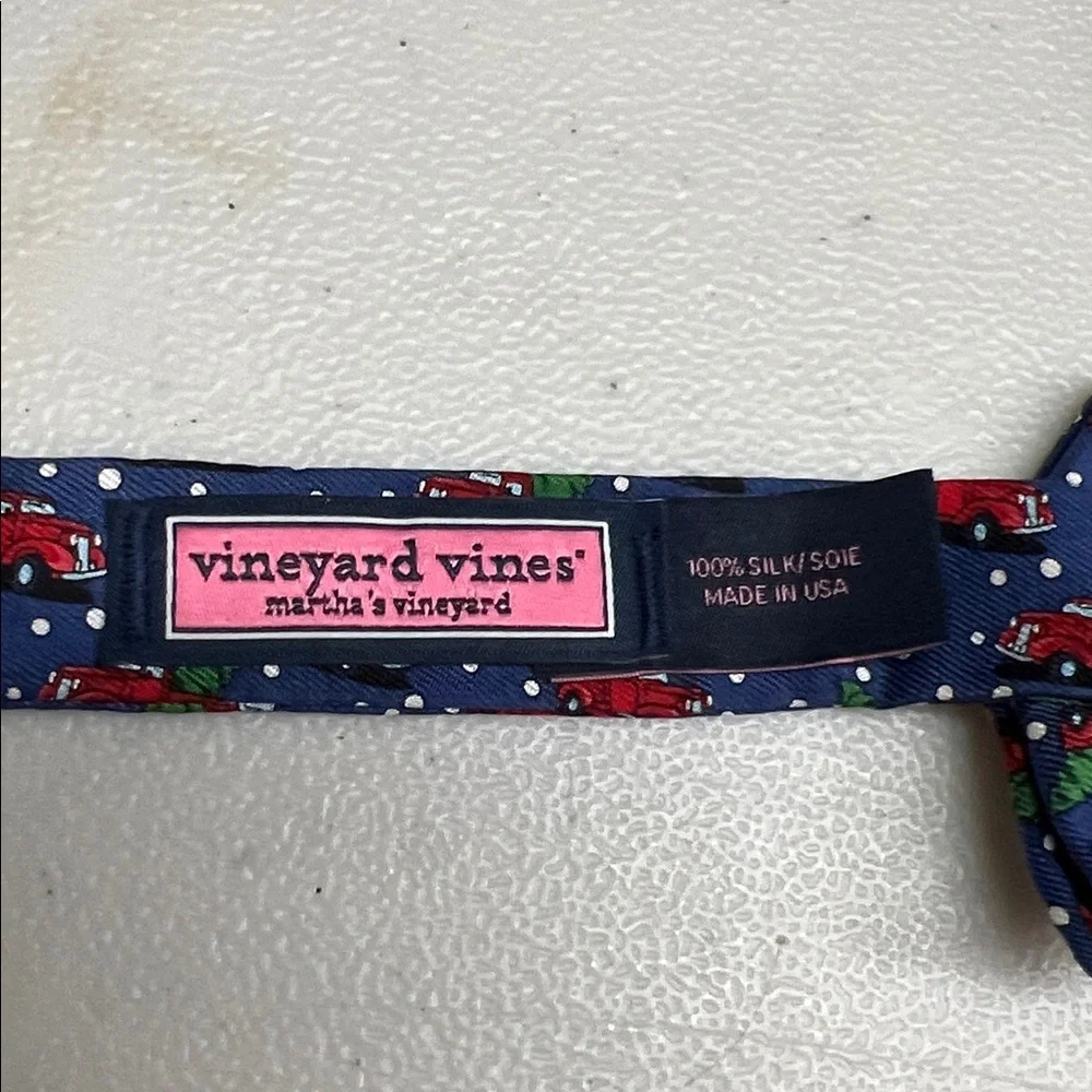 Vineyard vines clip on bowtie